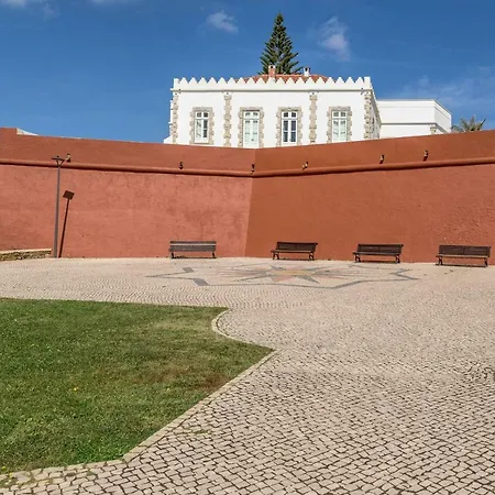 Flh Da With Balcony Apartment *