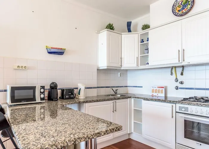 Daire Flh Da With Balcony Luz