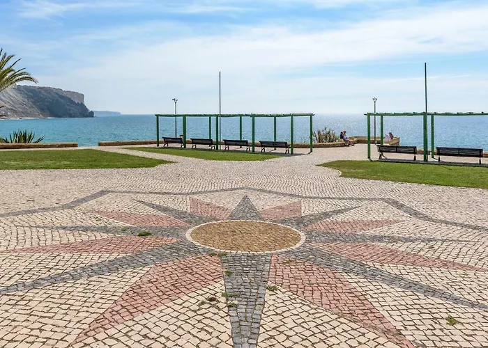 Daire Flh Da With Balcony Luz